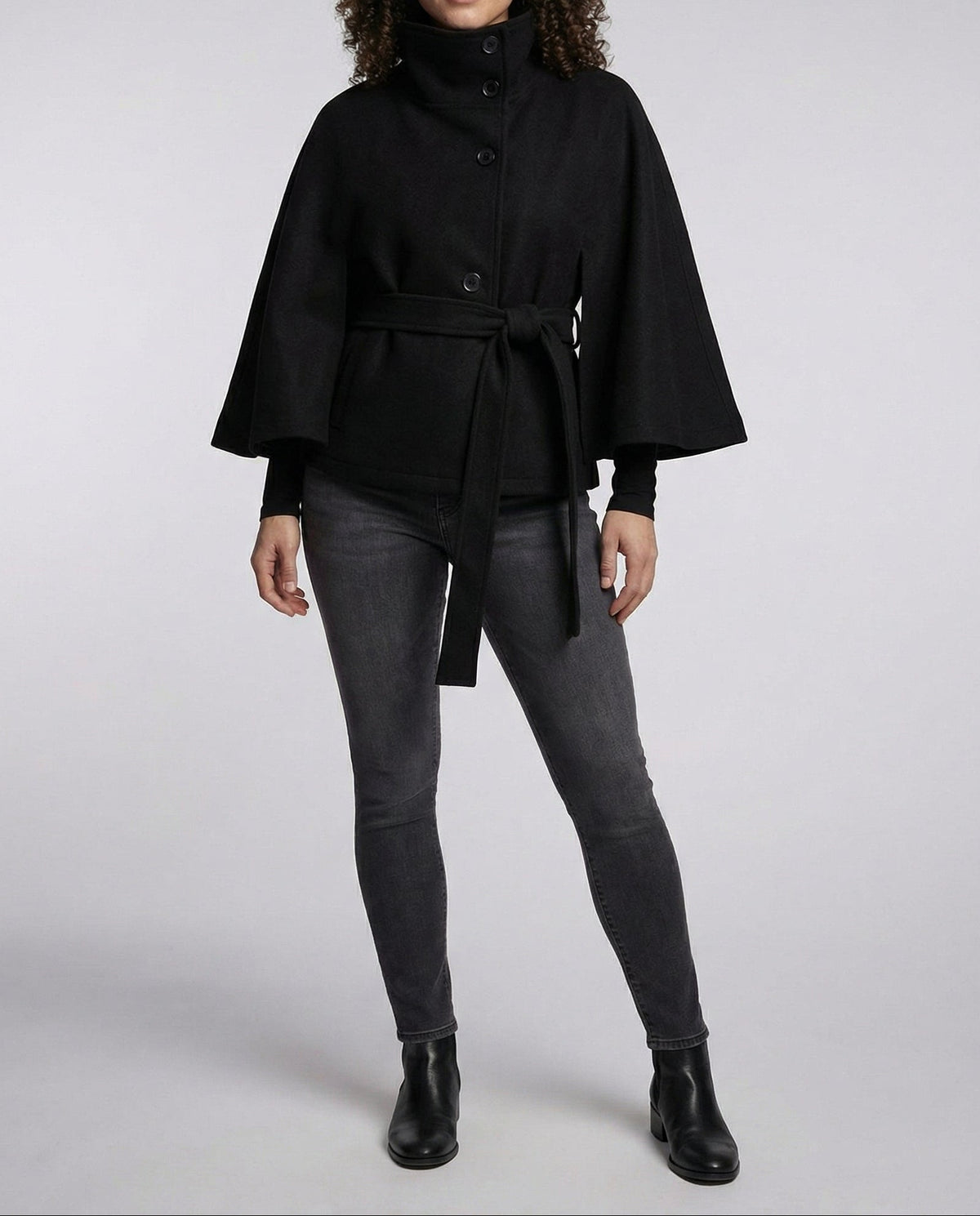 Femme Cape Courte à Col Montant et Ceinture à Nouer