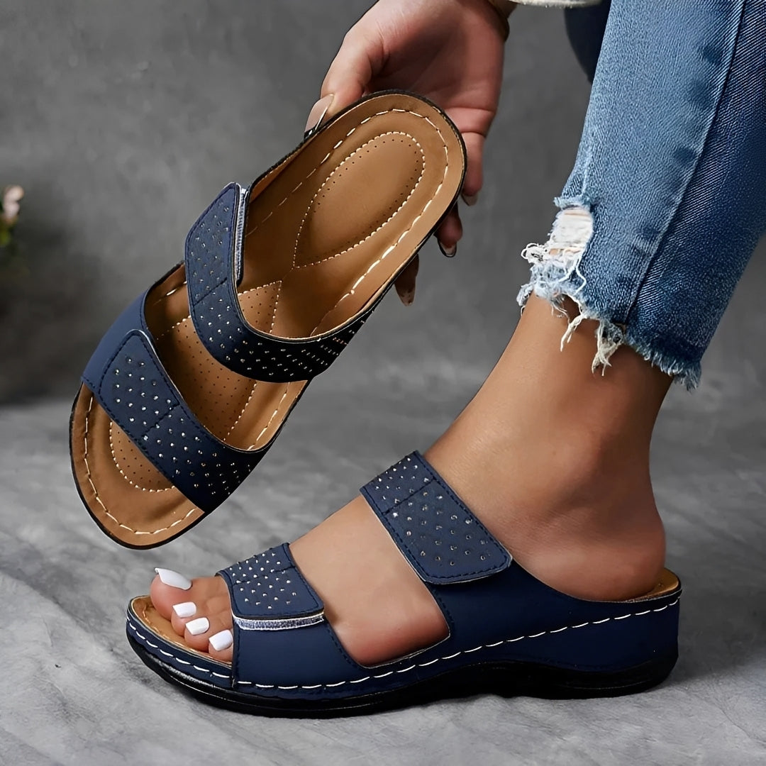 Femme Sandales à Double Bride Velcro avec Semelle Plateforme et Rivets Décoratifs