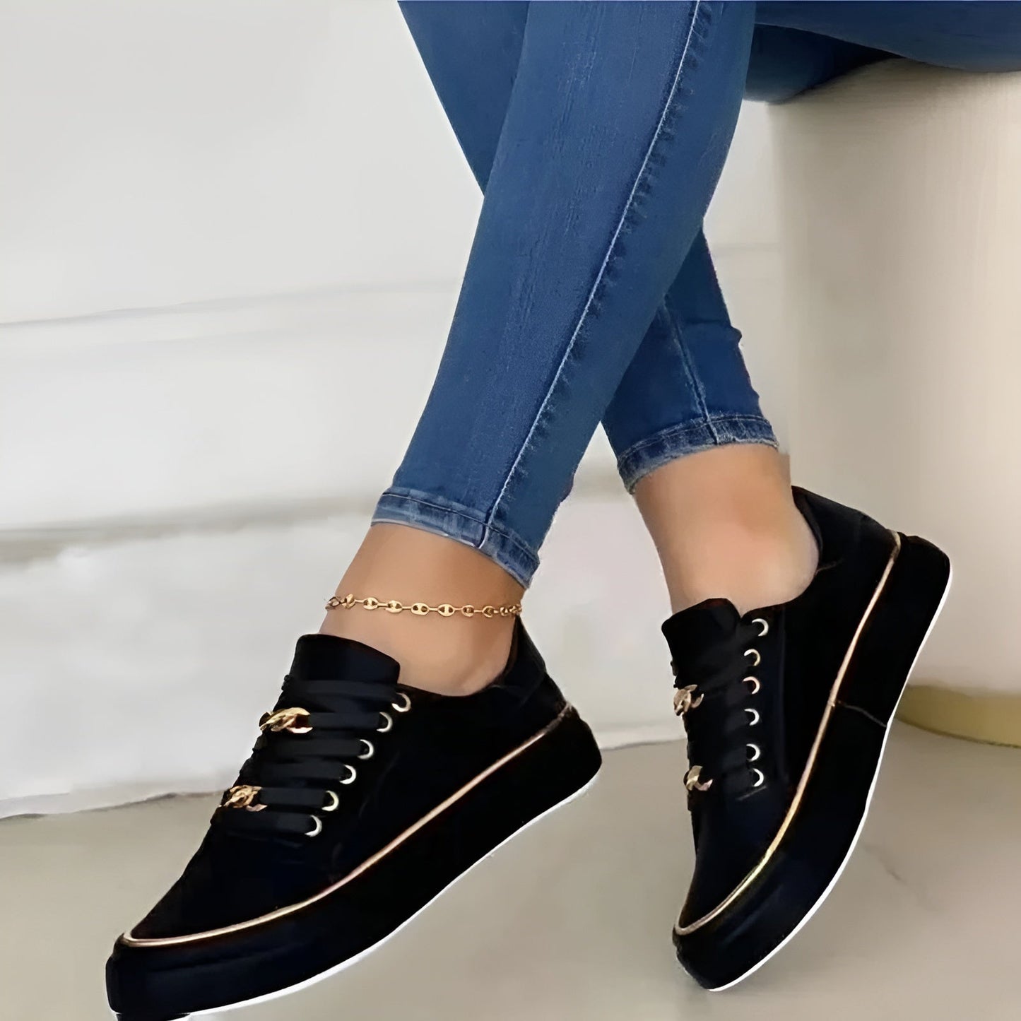 Femme Sneakers à Plateforme avec Chaîne Dorée et Lacets