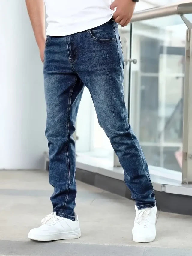 Homme Jeans Slim Fit avec Finitions Used et Poches
