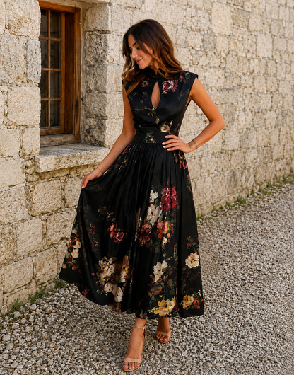 Robe Midi Élégante Sans Manches à Col Montant et Motif Floral Raffiné