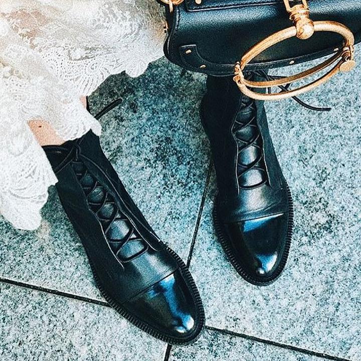 Femme Bottines à Lacets avec Bout Renforcé et Semelle Plate