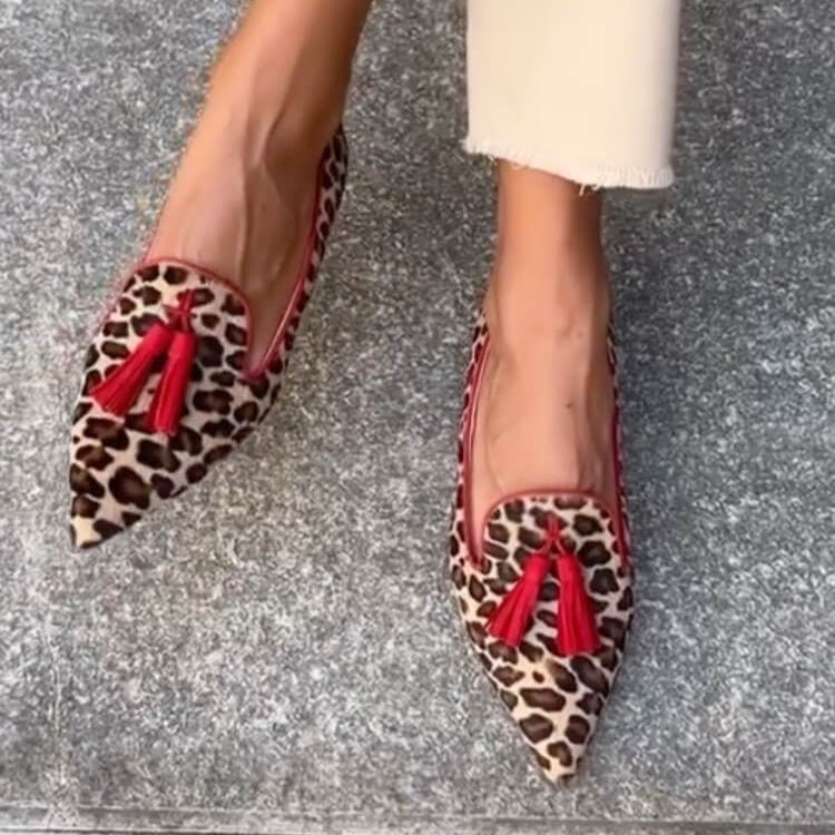 Femme Loafers à Bout Pointu avec Imprimé Animal et Pompons