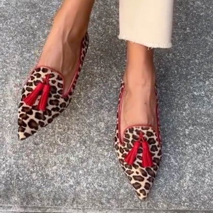 Femme Loafers à Bout Pointu avec Imprimé Animal et Pompons