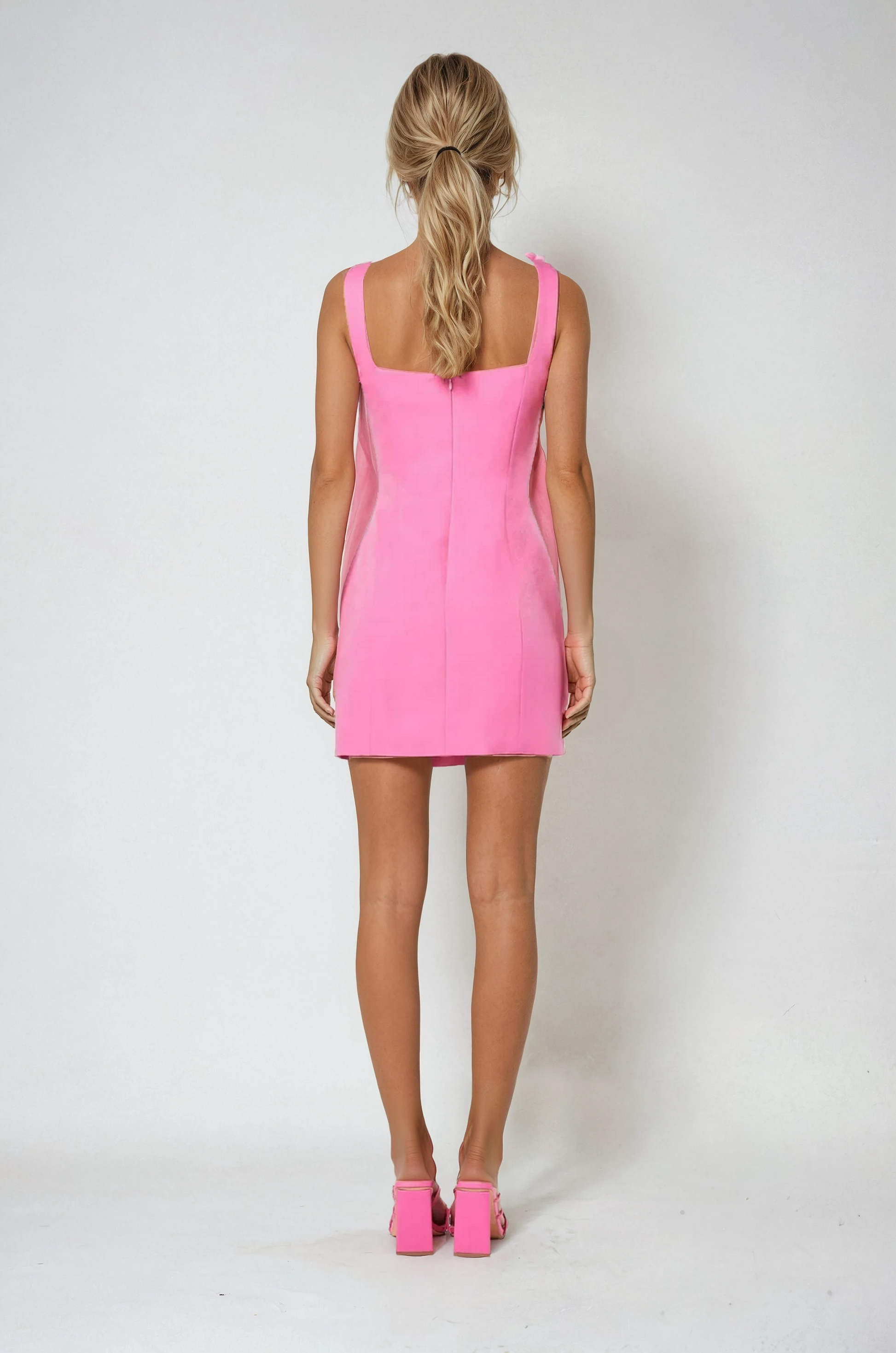 Femme Mini Robe Sans Manches à Col Carré avec Appliqués Floraux 3D
