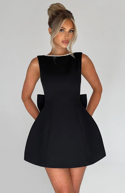 Femme Mini Robe sans Manches A-ligne avec Nœud au Dos et Col Orné de Perles
