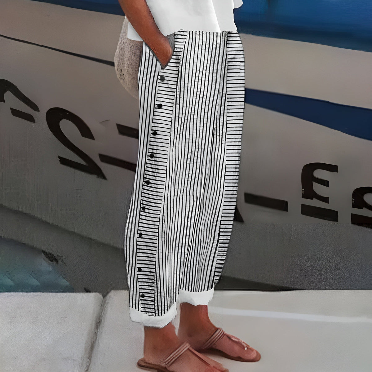 Femme Pantalon Large à Rayures avec Détail Boutons Taille Haute