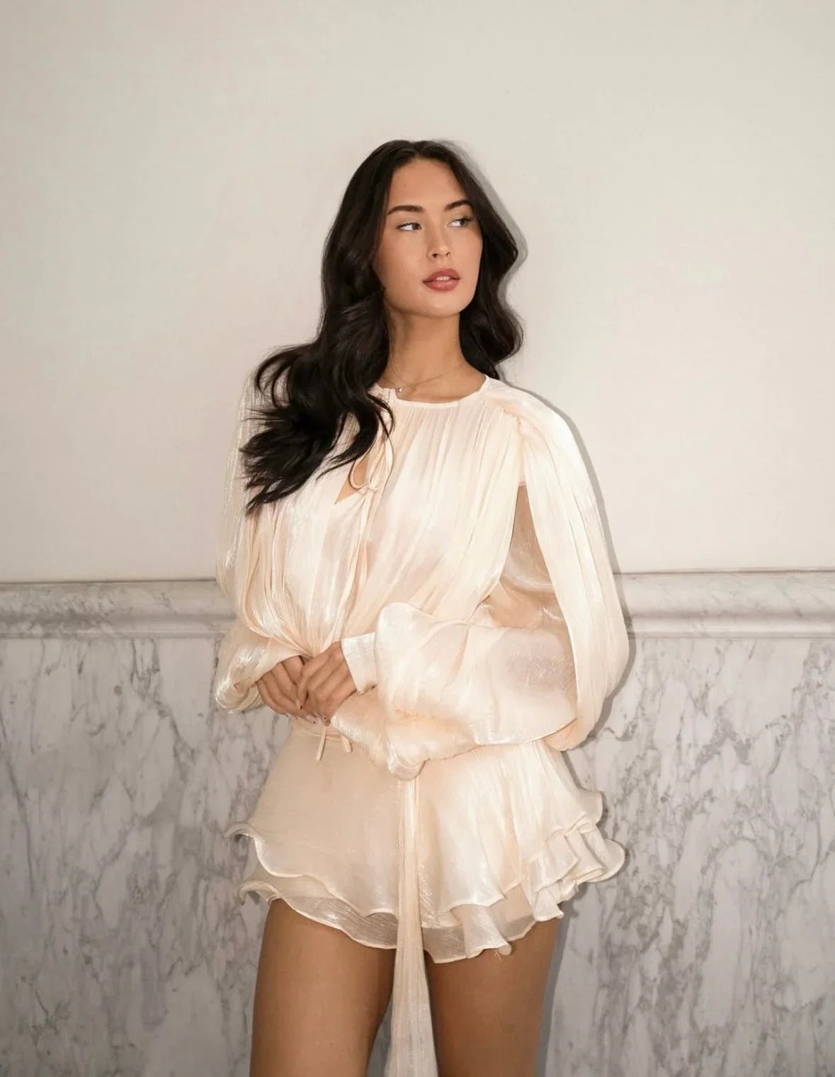 Femme Robe Courte Plissée à Manches Bouffantes et Ceinture