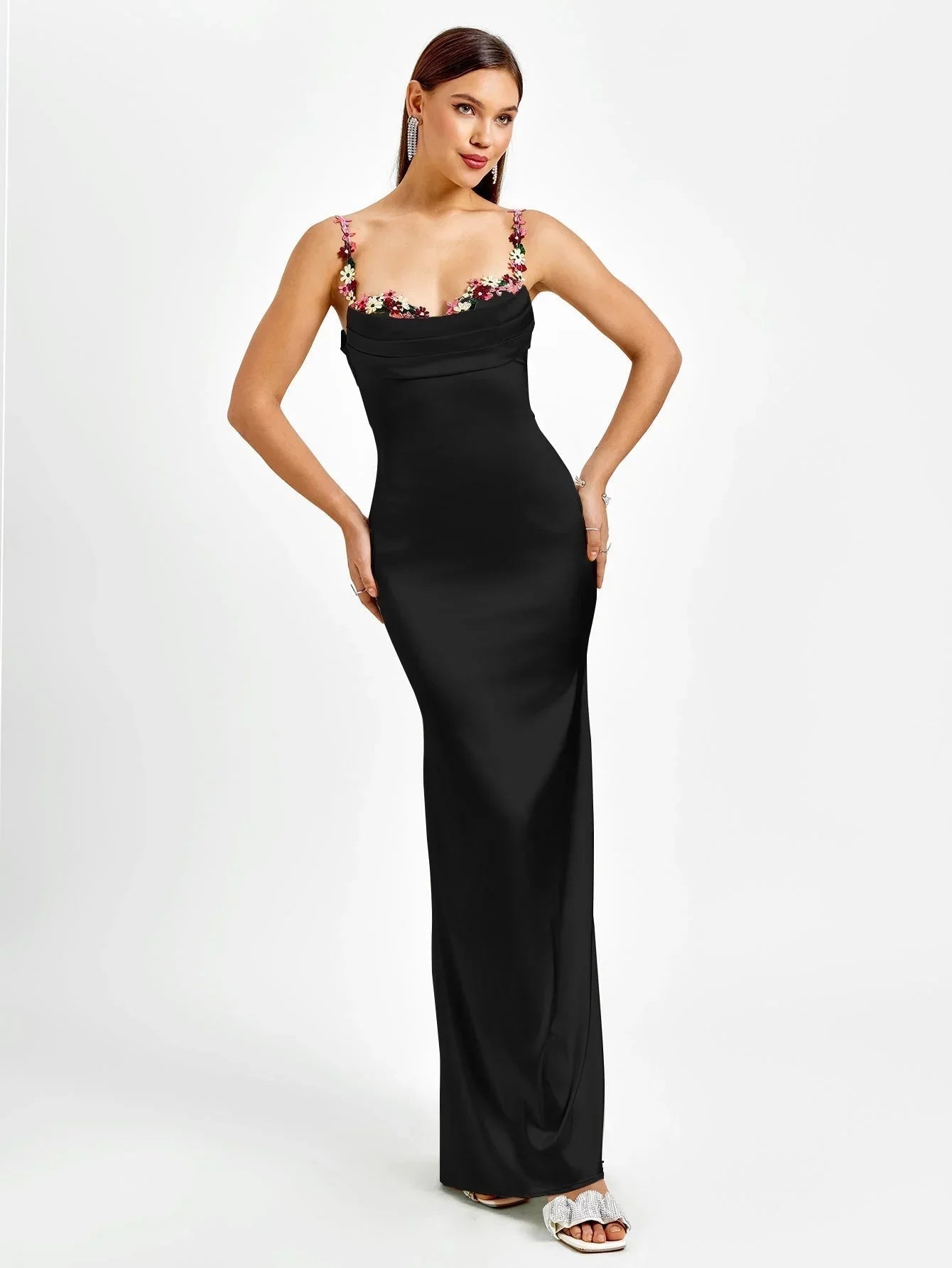 Femme Robe de Soirée Longue Slim Fit sans Manches avec Encolure Bénitier et Ornements Floraux