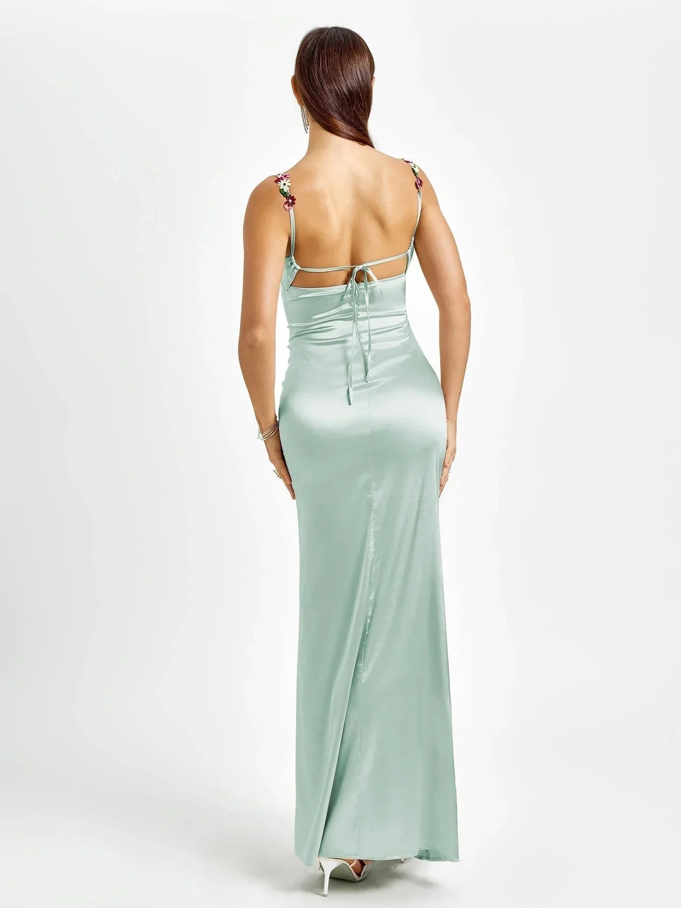 Femme Robe de Soirée Longue Slim Fit sans Manches avec Encolure Bénitier et Ornements Floraux