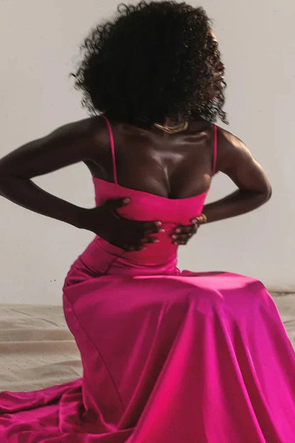Femme Robe Longue de Soirée à Bretelles Fines avec Col Carré et Laçage Dos
