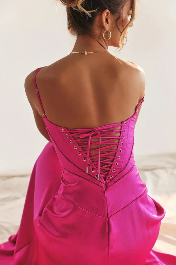 Femme Robe Longue de Soirée à Bretelles Fines avec Col Carré et Laçage Dos