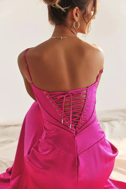 Femme Robe Longue de Soirée à Bretelles Fines avec Col Carré et Laçage Dos