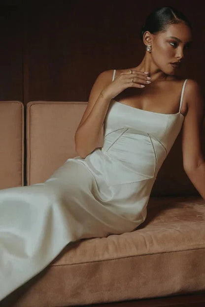 Femme Robe Longue de Soirée à Bretelles Fines avec Col Carré et Laçage Dos