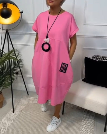 Femme Robe Midi Manches Courtes Oversize avec Col Rond et Imprimé Lettres