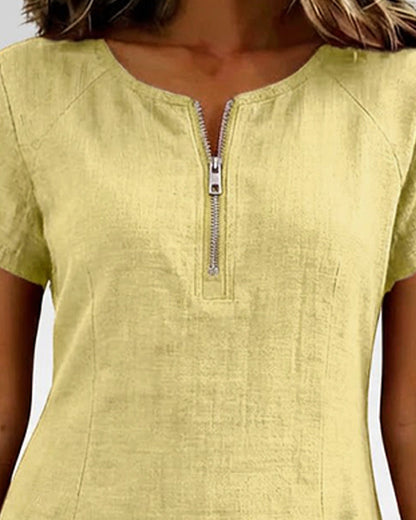 Femme Robe Mini Manches Courtes avec Col Zippé et Poches Plissées