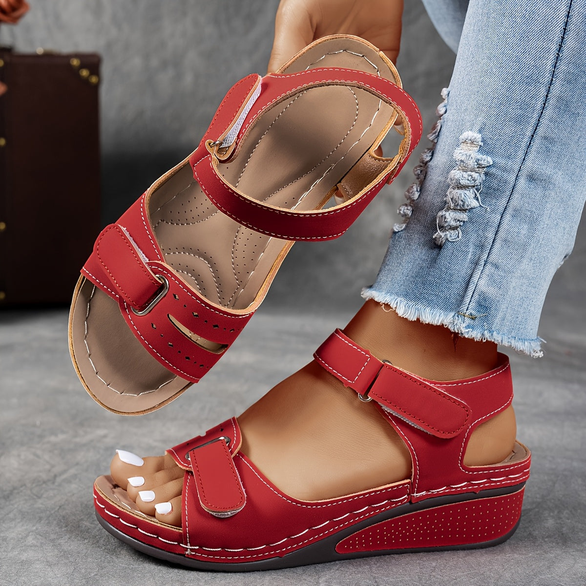 Femme Sandales à Semelle Compensée avec Fermeture Velcro et Bout Ouvert