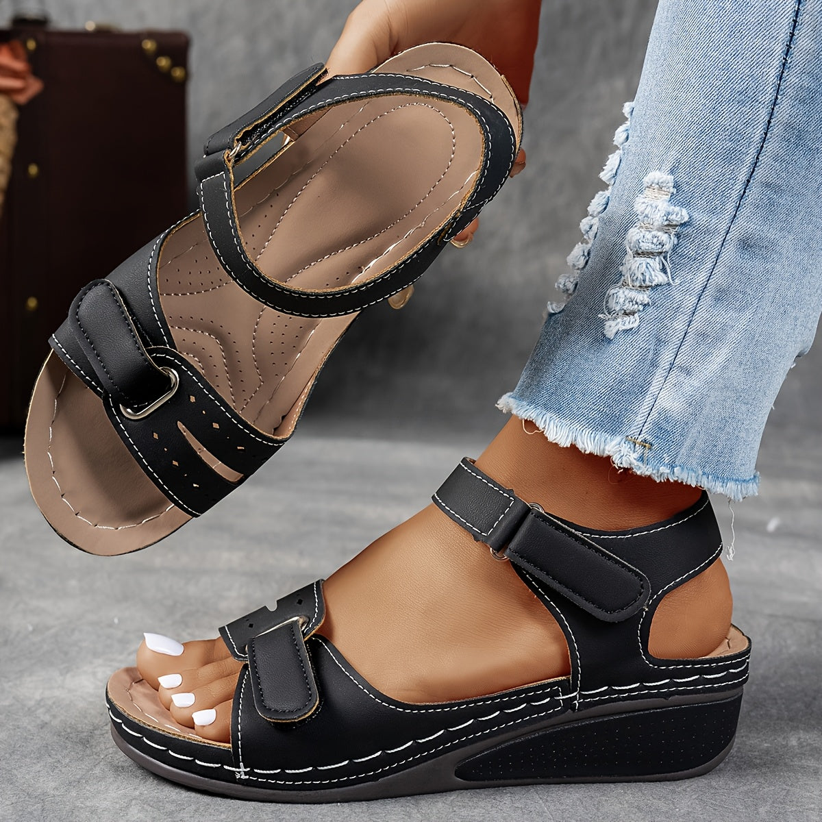 Femme Sandales à Semelle Compensée avec Fermeture Velcro et Bout Ouvert