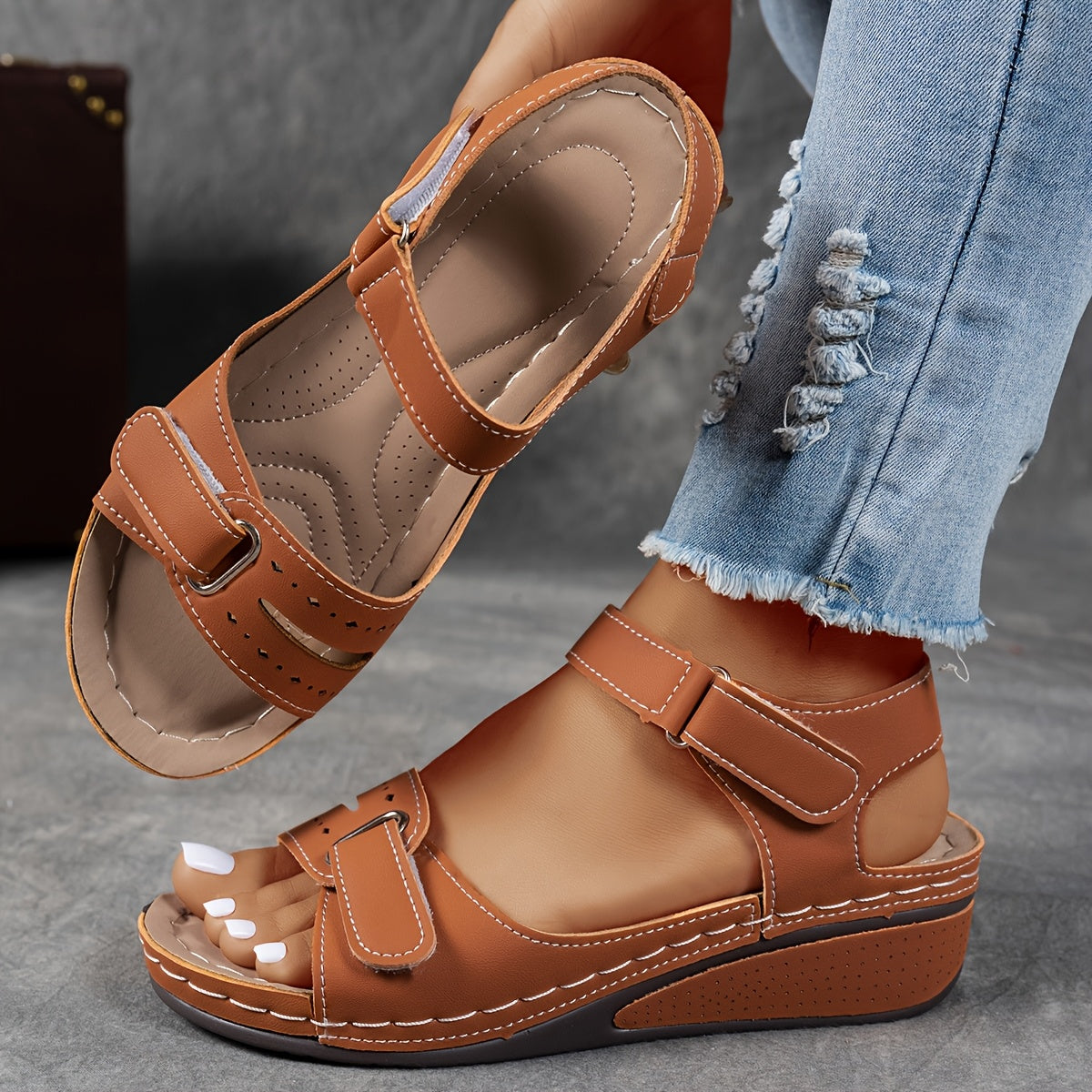 Femme Sandales à Semelle Compensée avec Fermeture Velcro et Bout Ouvert