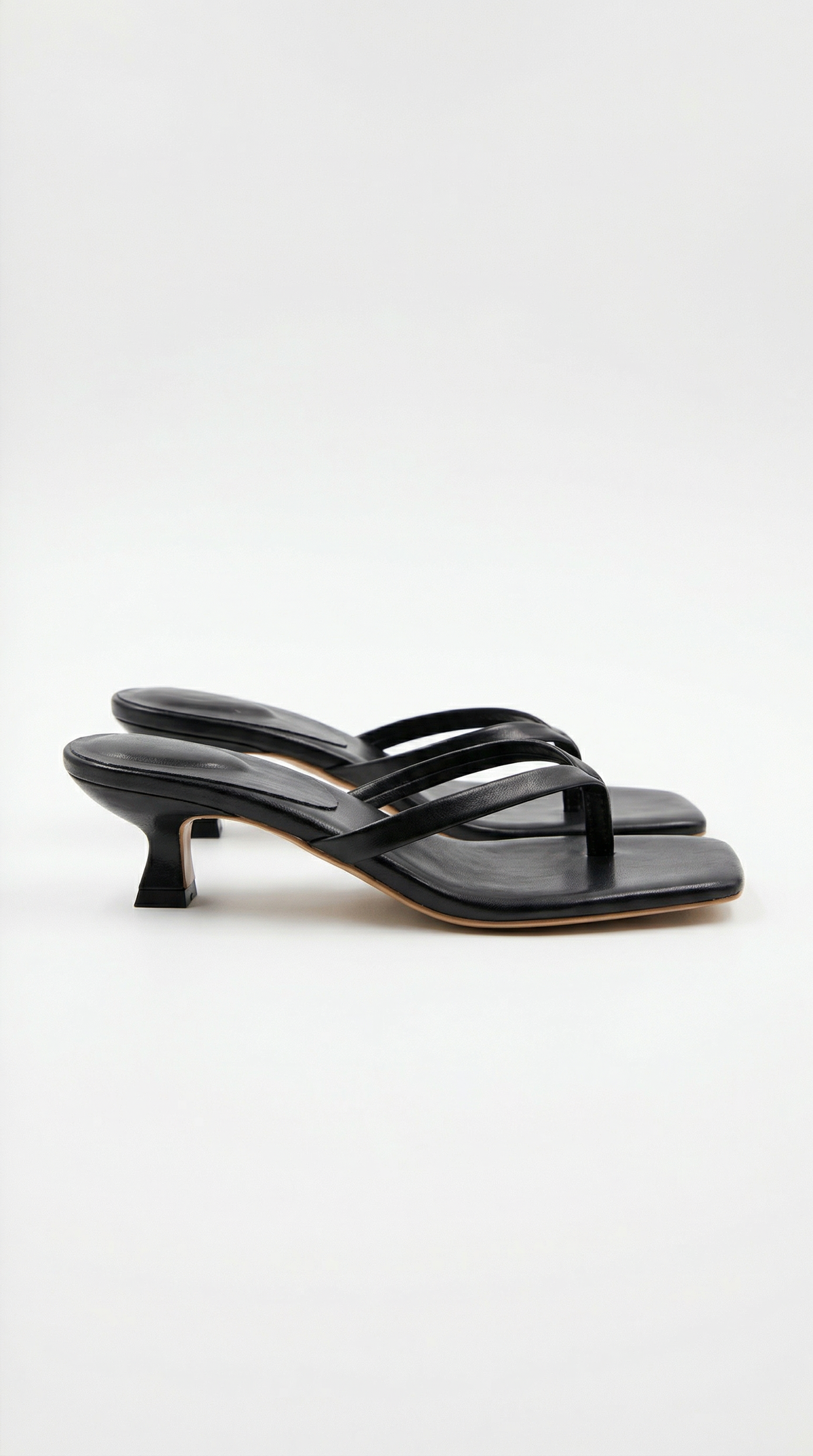 Femme Sandales à Talon Kitten Heel avec Lanière entre Orteils