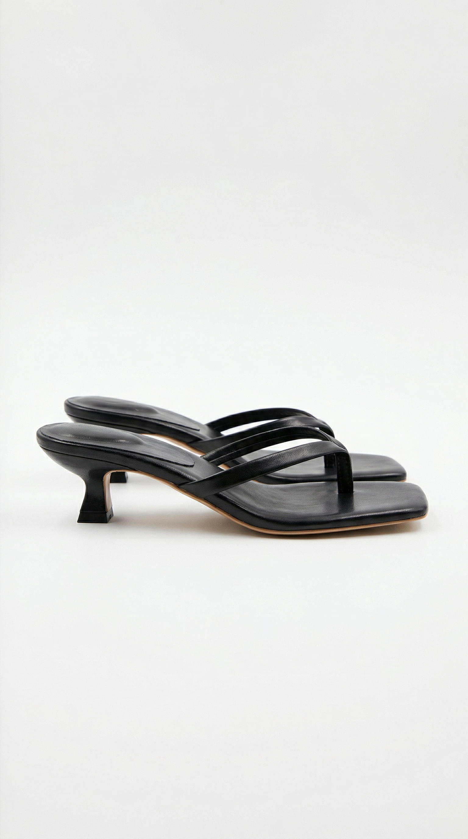Femme Sandales à Talon Kitten Heel avec Lanière entre Orteils