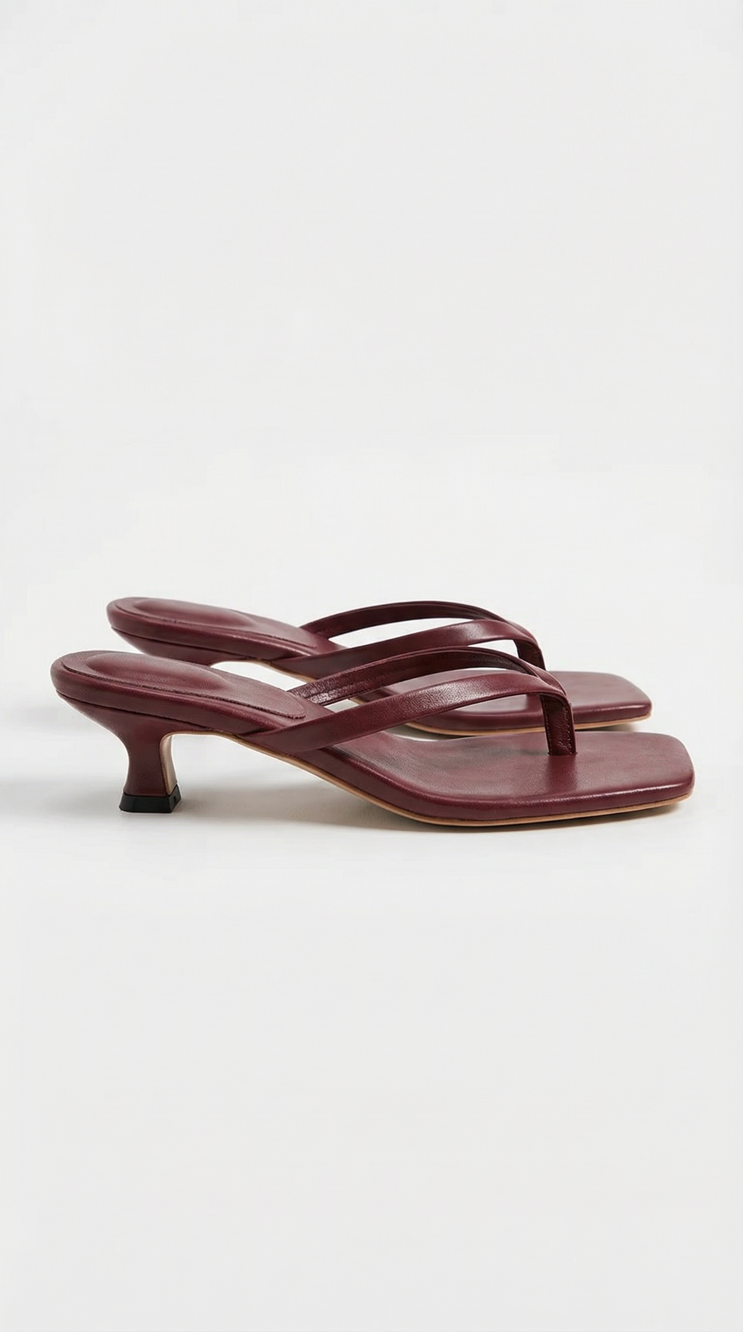 Femme Sandales à Talon Kitten Heel avec Lanière entre Orteils