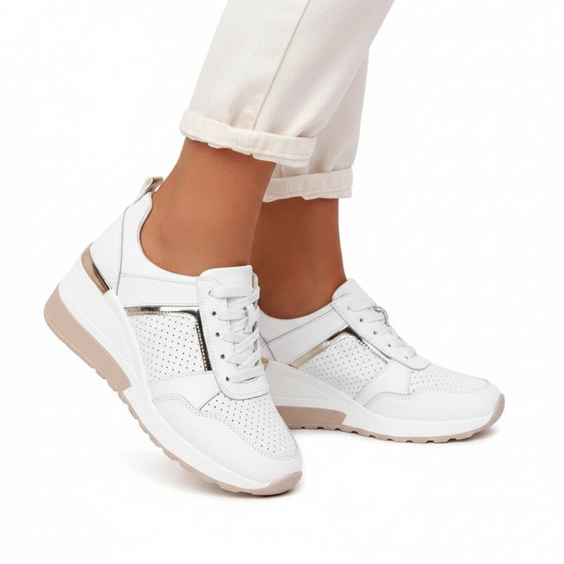 Femme Sneakers à Compensé avec Lacets et Détails Métallisés