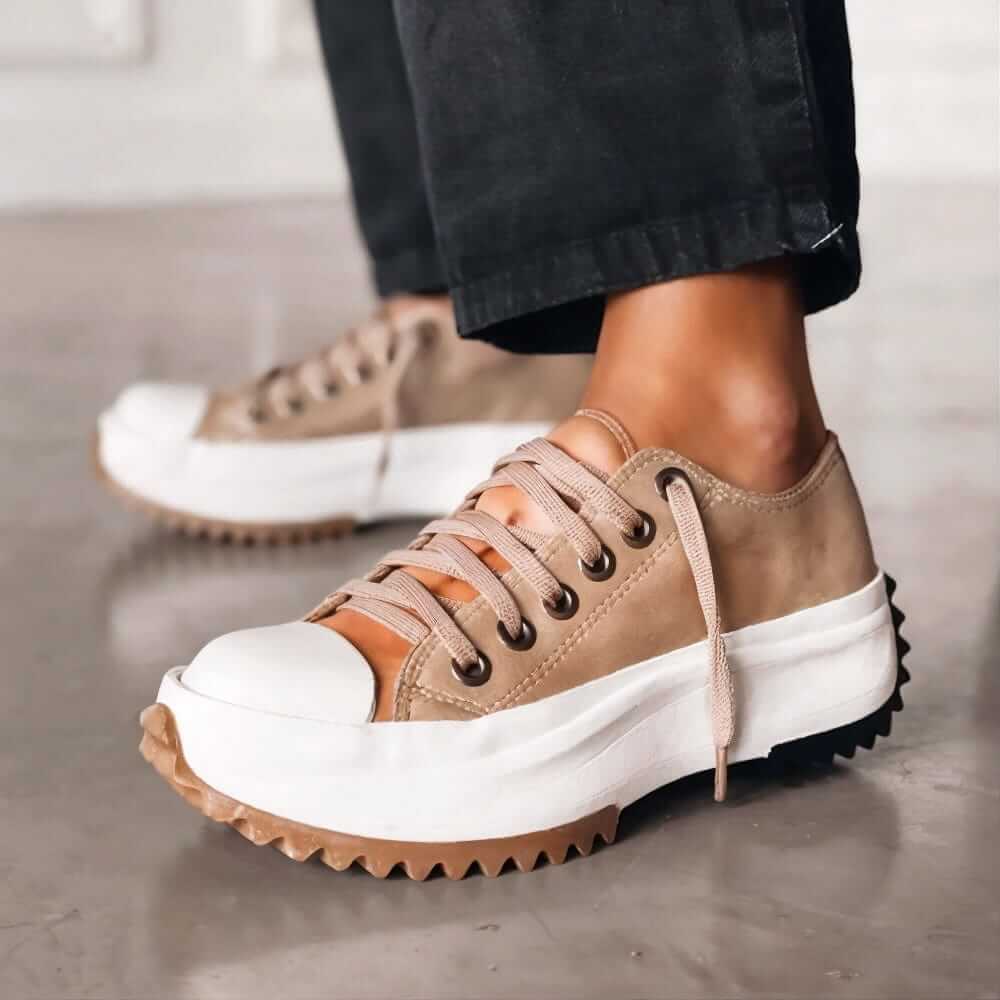 Femme Sneakers à Plateforme Crantée avec Lacets et Bout Renforcé