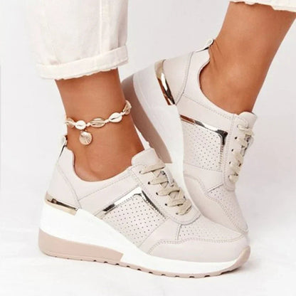 Femme Sneakers à Semelle Compensée avec Lacets et Détails Métallisés