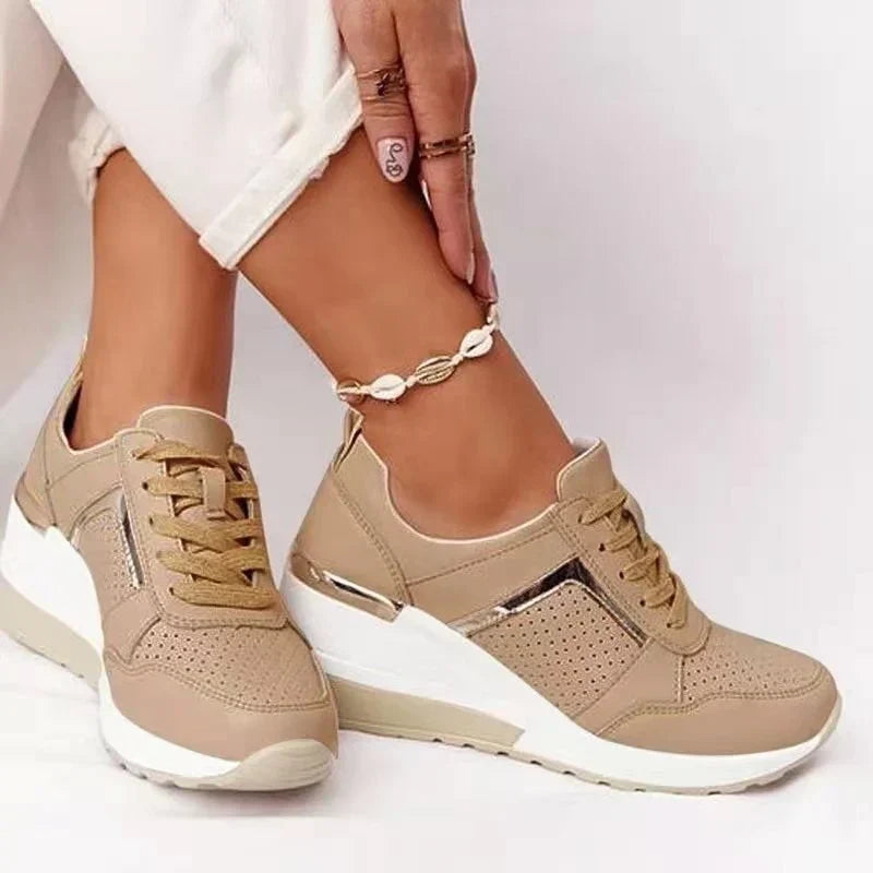 Femme Sneakers à Semelle Compensée avec Lacets et Détails Métallisés
