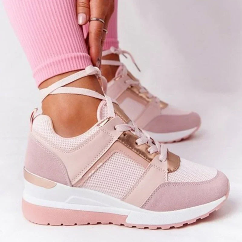 Femme Sneakers à Semelle Compensée avec Lacets et Détails Métallisés