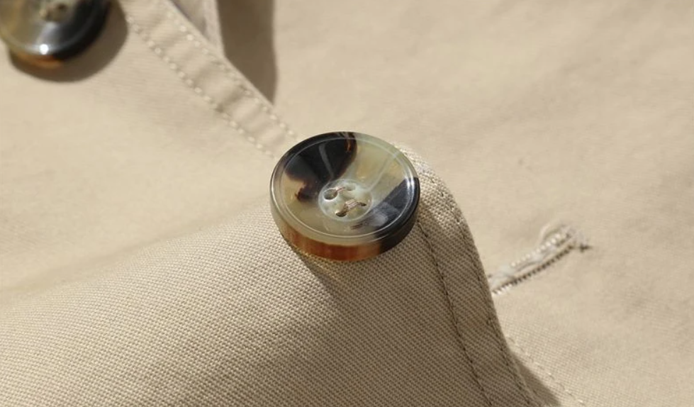 Homme Trench-coat Boutonné avec Épaulettes et Coupe Structurée