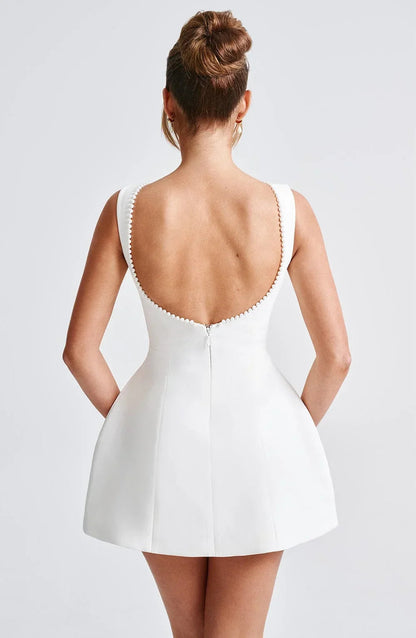 Mini Robe Dos Nu avec Grand Nœud et Bordures Perlées