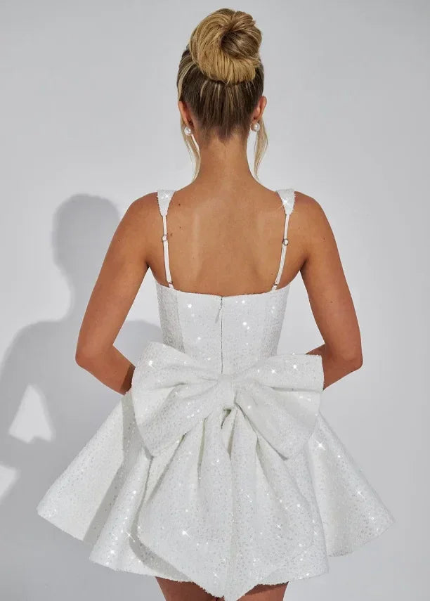 Mini Robe Pailletée à Jupe Évasée avec Grand Nœud dans le Dos