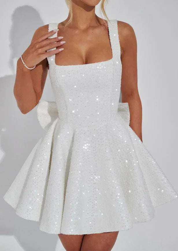 Mini Robe Pailletée à Jupe Évasée avec Grand Nœud dans le Dos