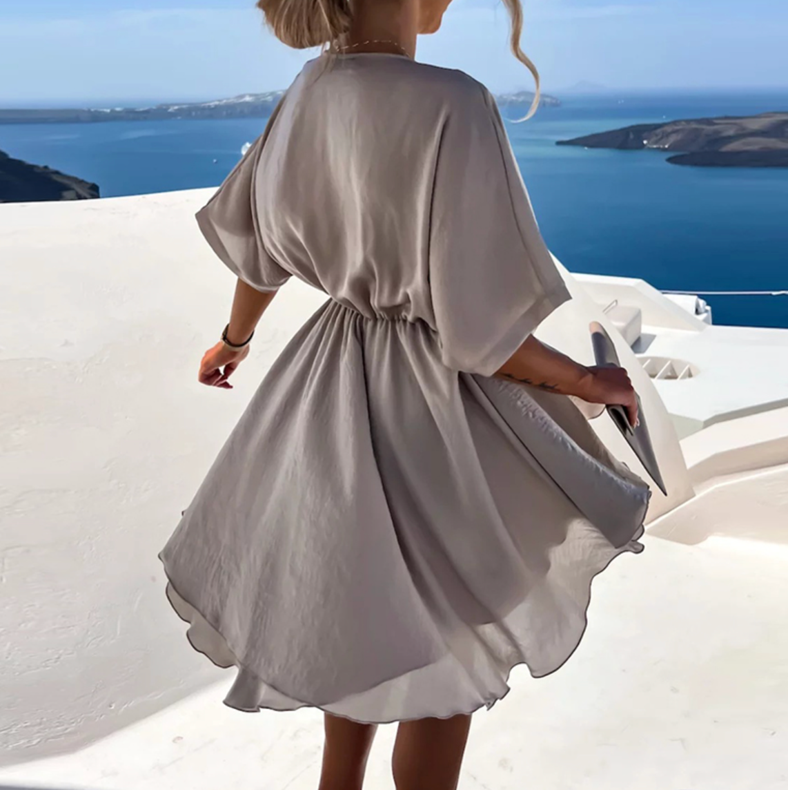 Robe Courte Croisée avec Col en V et Taille Élastiquée