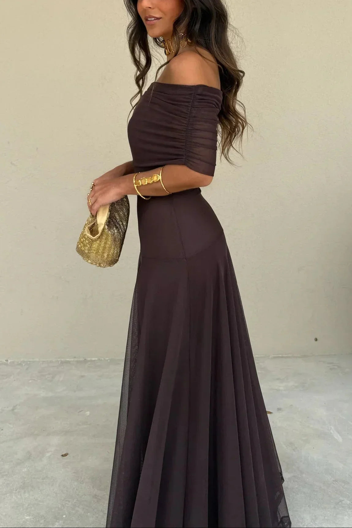 Robe Longue Drapée à Épaule Asymétrique et Jupe Fluide