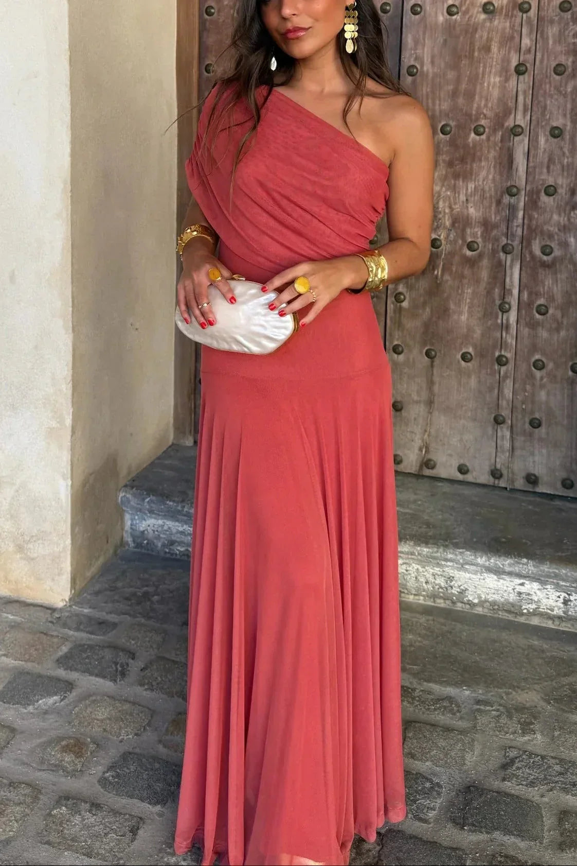 Robe Longue Drapée à Épaule Asymétrique et Jupe Fluide