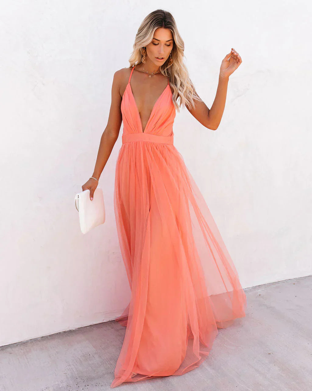Robe Maxi Fluide avec Décolleté Plongeant et Dos Nu Croisé